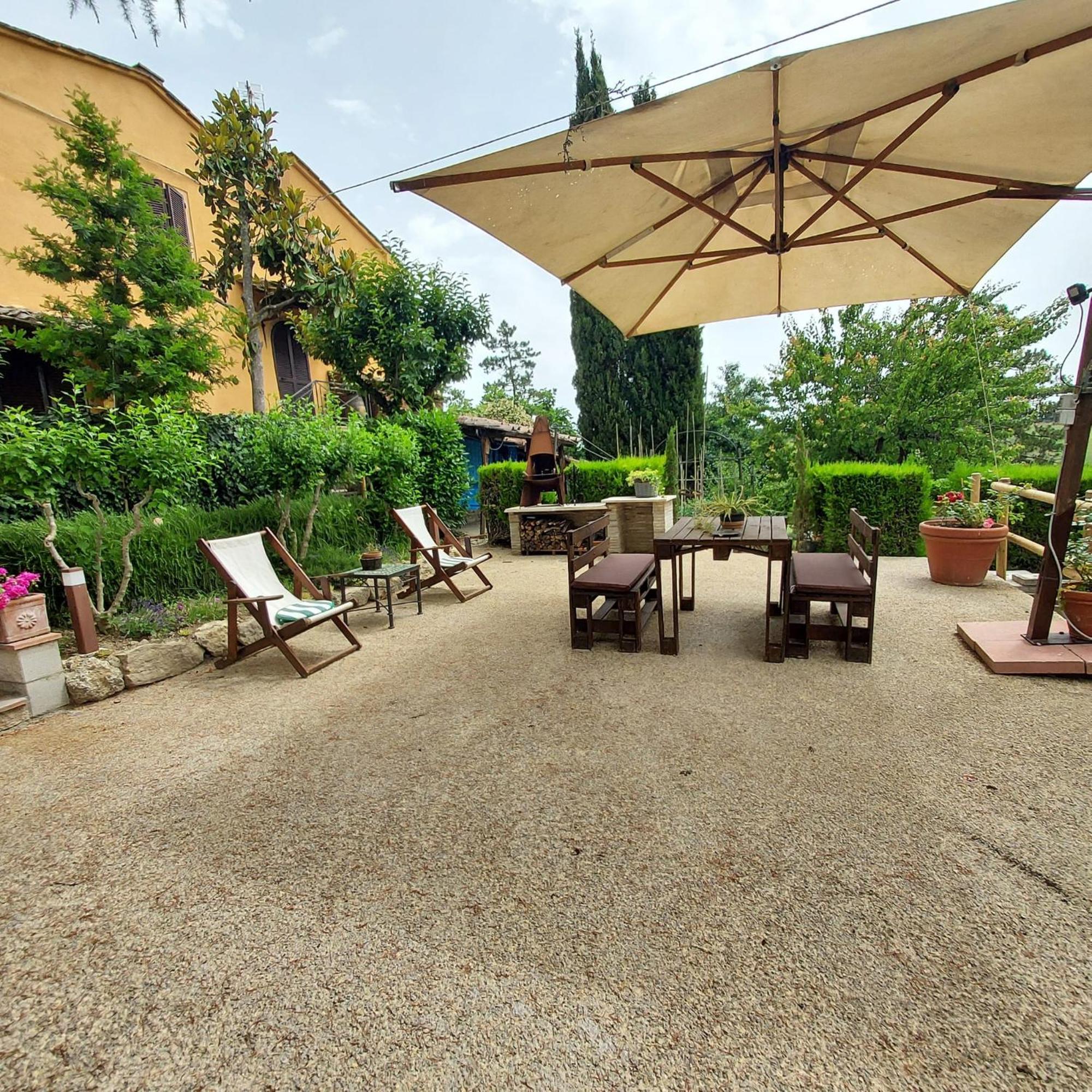Agriturismo Il Colle Сиена Екстериор снимка